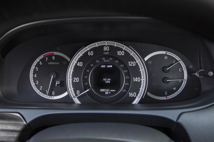  Honda Accord Touring 2016 года  (US) (фото 7 из 33)